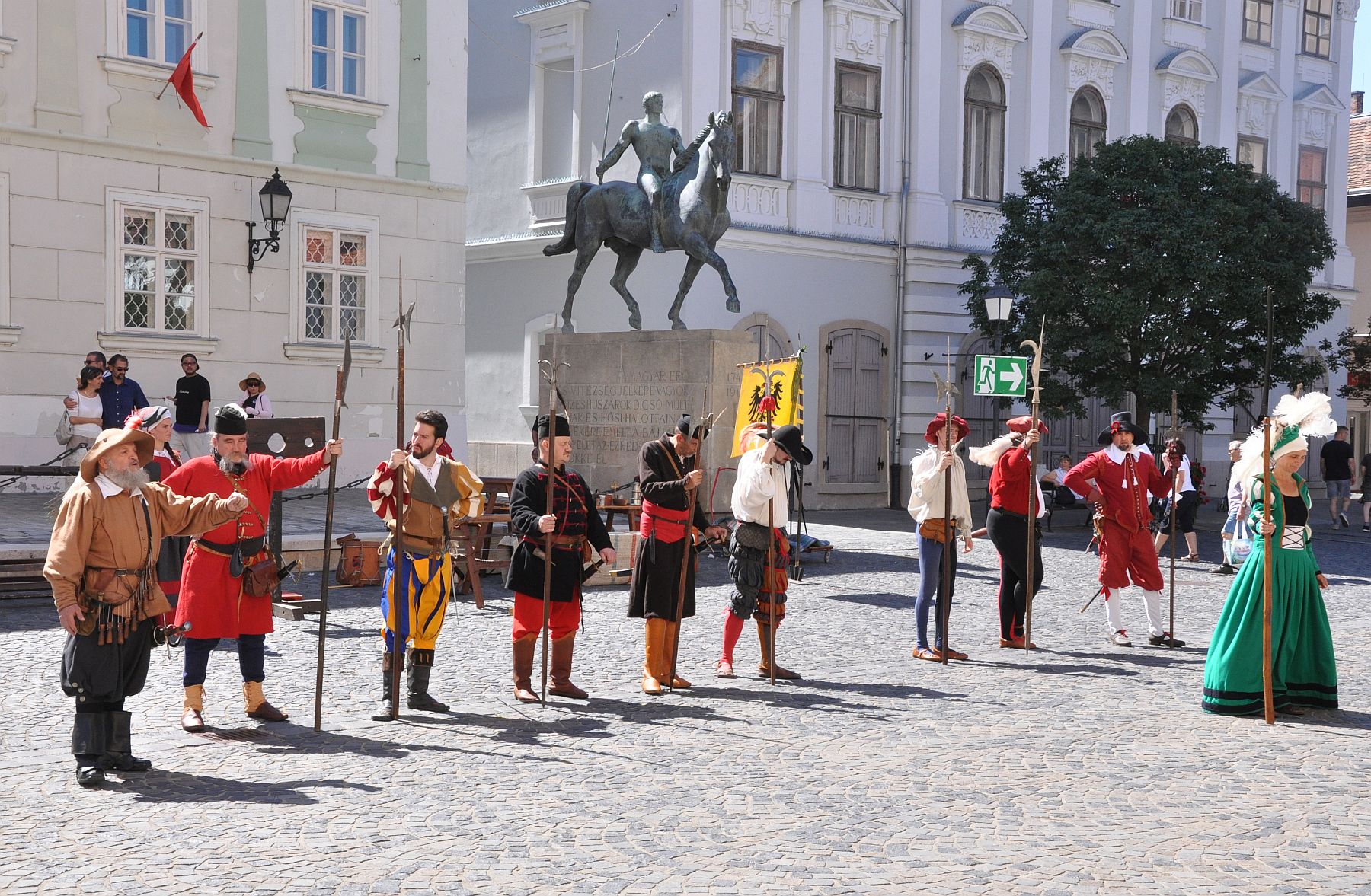 Az I. András Király Lovagrend bemutatója a Városház téren